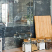 Кухонный фартук - композиция из состаренного зеркала толщиной 4мм. От 7600 рублей/кв.м.